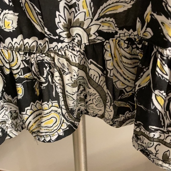 TORRID COLD SHOULDER 3/4 sleeve RUFFLE BLOUSE. Paisley on blank background SZ 1X - Picture 4 of 10